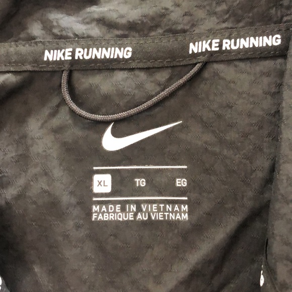Nike running women’s jacket size Xl - Picture 3 of 8